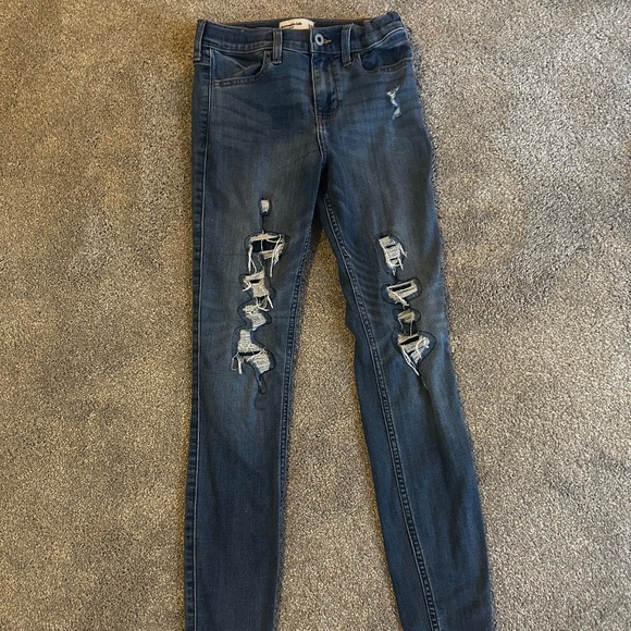 Skinny jeans with rips . - Picture 1 of 2